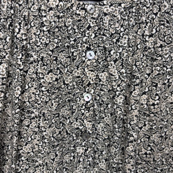 J. Jill Black White Yellow Floral Casual Peasant Relaxed Top Women's Size Medium - Picture 6 of 13